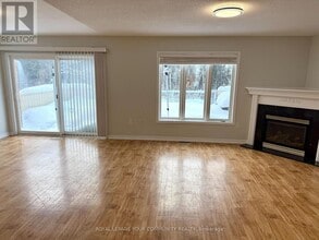 24 Sun King Crescent in Barrie, ON - Building Photo - Building Photo