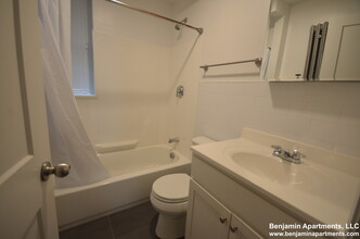 131 Sutherland Rd, Unit 1 in Boston, MA - Building Photo - Building Photo