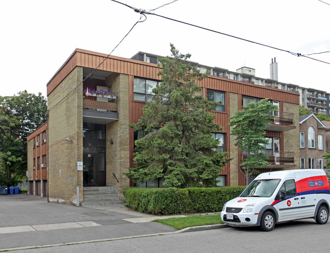 39 Torrens Ave in Toronto, ON - Building Photo - Primary Photo