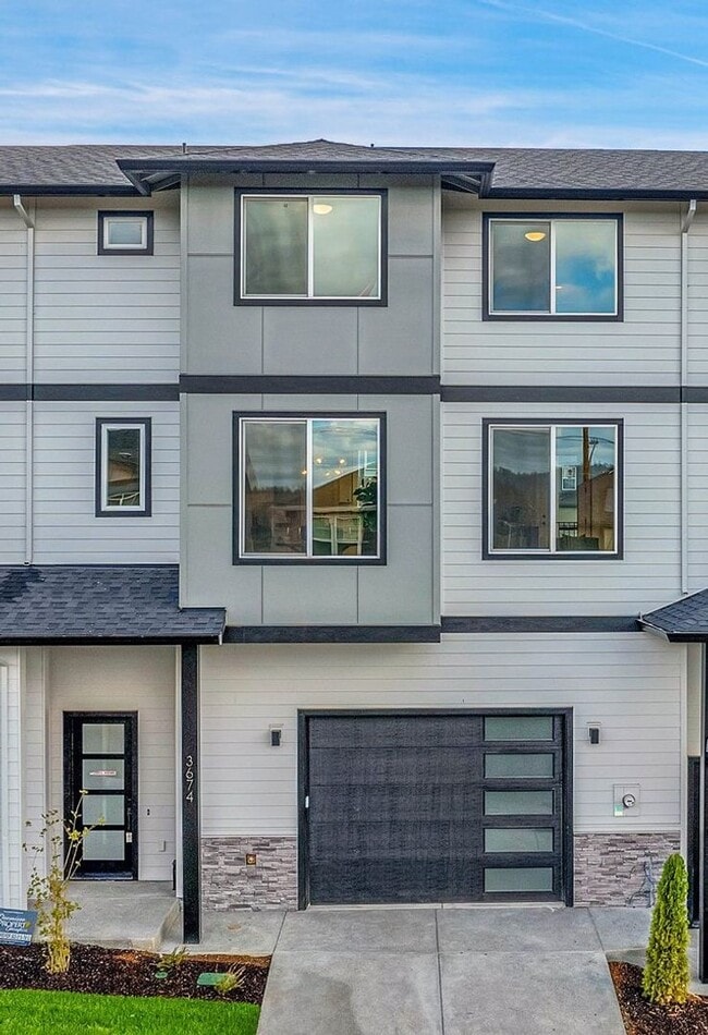 property at 3674 SW Sandlewood Ln