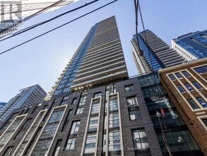 125-2125 Blue Jays Way in Toronto, ON - Building Photo - Building Photo