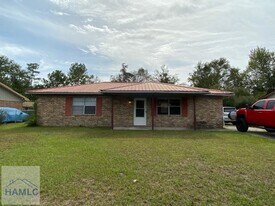 137 Deerwood Ct in Hinesville, GA - Building Photo