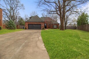 11021 S Urbana Ave in Tulsa, OK - Building Photo