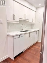 433 Keats Way in Waterloo, ON - Building Photo - Building Photo