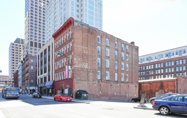 Hartford Lofts in Hartford, CT - Building Photo - Building Photo