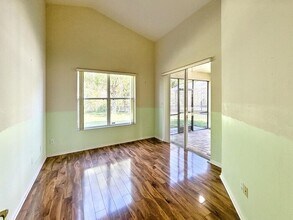 10864 Cory Lake Dr in Tampa, FL - Building Photo - Building Photo