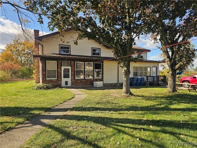 1970 Sturgeon Point Rd in Derby, NY - Building Photo - Building Photo