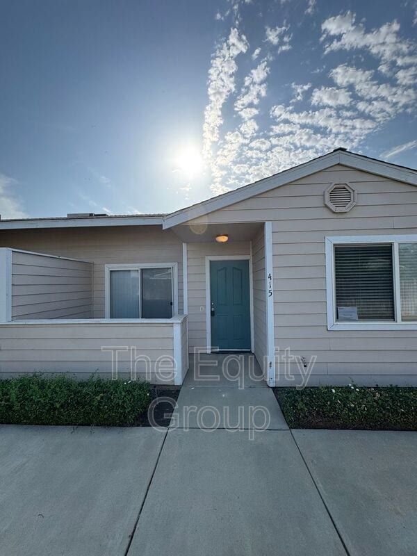 property at 415 N Park St