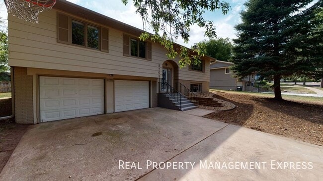 3 Bed 3 Bath Home in Sioux Falls! in Sioux Falls, SD - Building Photo - Building Photo