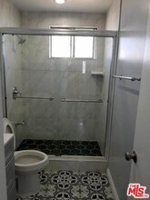 581 Bonita St in Los Angeles, CA - Building Photo - Building Photo