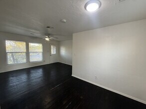 517 S Midwest Blvd in Midwest City, OK - Building Photo - Building Photo