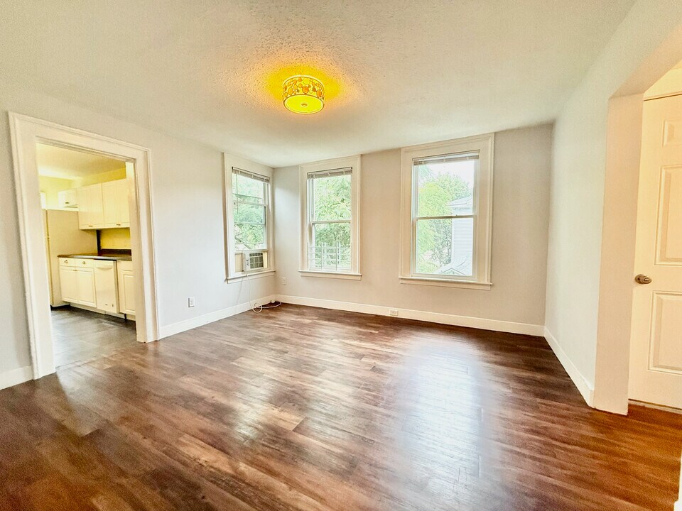 52 Beers St in New Haven, CT - Building Photo