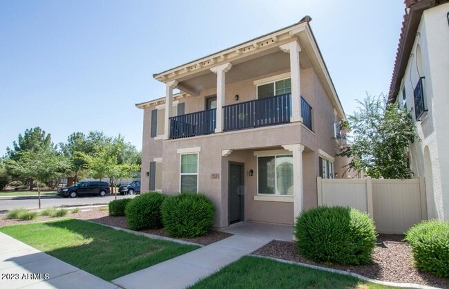 property at 971 S Brewer Dr