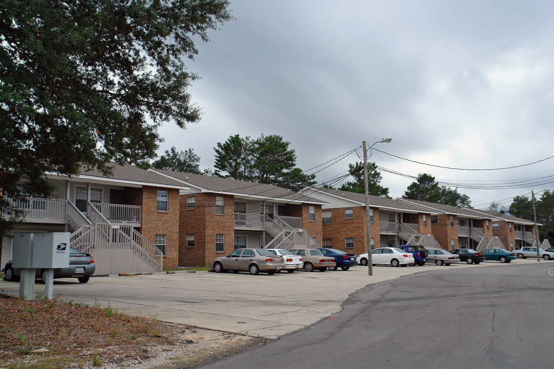 1440-1480 30th St in Niceville, FL - Foto de edificio