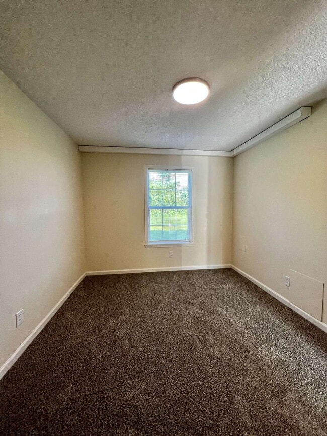 3864 Northeast Dr in Clarksville, TN - Building Photo - Building Photo