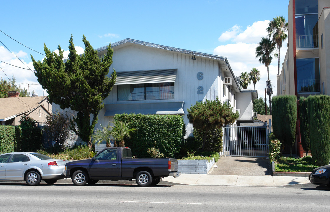 6228 Whitsett Ave in North Hollywood, CA - Building Photo