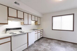 4106 Baldwin Ave, Unit 3 in Lincoln, NE - Foto de edificio - Building Photo