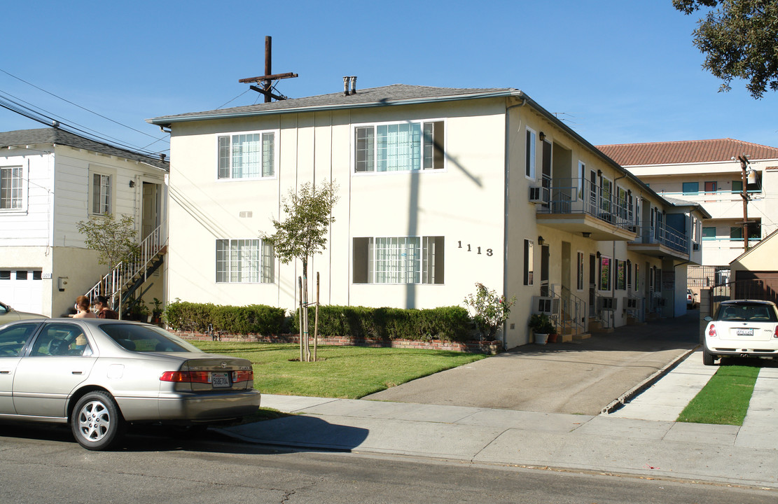 1113 E Acacia Ave in Glendale, CA - Building Photo