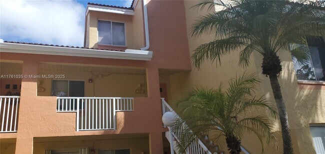 1103 Coral Club Dr in Coral Springs, FL - Building Photo - Building Photo