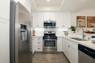 7602 N Courage Way in Los Angeles, CA - Building Photo - Building Photo
