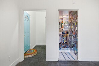 1706 E 38th 1/2 St in Austin, TX - Building Photo - Building Photo