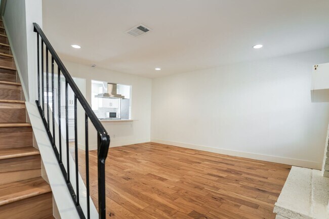 810 Banister Ln in Austin, TX - Building Photo - Building Photo