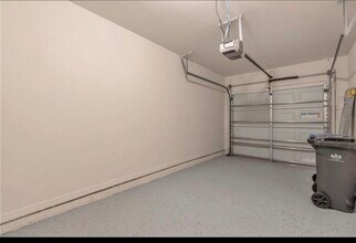 9943 Hound Chase Dr in Gibsonton, FL - Building Photo - Building Photo