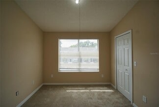 6252 Osprey Lake Cir in Riverview, FL - Building Photo - Building Photo
