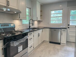 2225 Old Spring Rd in Smyrna, GA - Building Photo - Building Photo