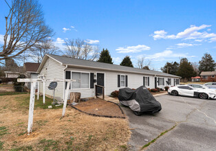 400 Needle Ct in Kannapolis, NC - Building Photo - Building Photo