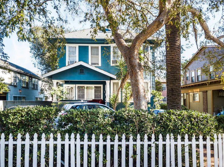 2824 Menlo Ave, Unit 2824.5 in Los Angeles, CA - Foto de edificio