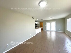 10902 W Montecito Ave, Unit 1st floor in Phoenix, AZ - Foto de edificio - Building Photo