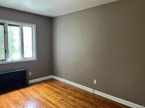 340 Scudder Ave in Northport, NY - Building Photo - Building Photo