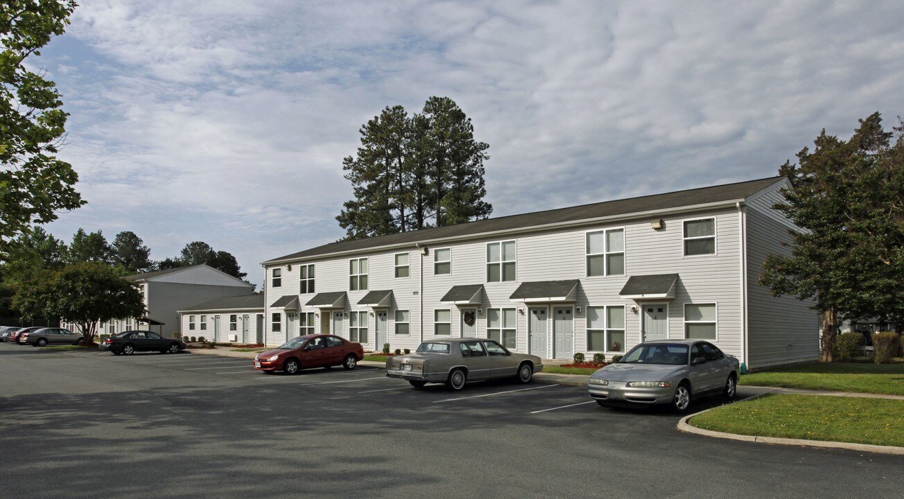 Franklin South Apartments in Franklin, VA - Building Photo