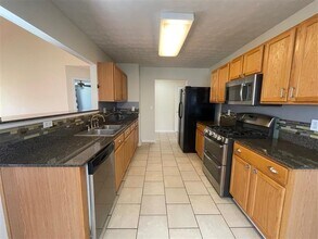 145 Village Trce in Woodstock, GA - Building Photo - Building Photo