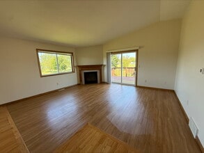 4338 132nd St in Lake Hallie, WI - Building Photo - Building Photo