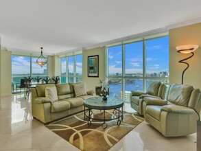 101 S Fort Lauderdale Beach Blvd, Unit # PH 2703 in Fort Lauderdale, FL - Building Photo - Building Photo