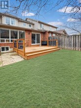 2229 Amberglen Ct in Oakville, ON - Building Photo - Building Photo