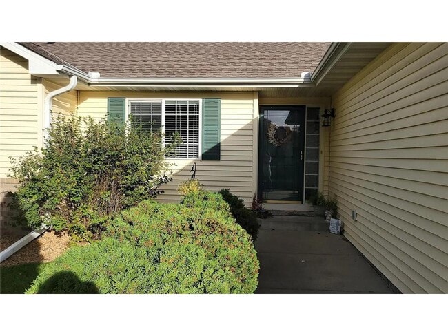 2341 Ponds Way in Shakopee, MN - Building Photo - Building Photo