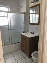 95-15 Woodhaven Ct, Unit Second Floor in Queens, NY - Building Photo - Building Photo