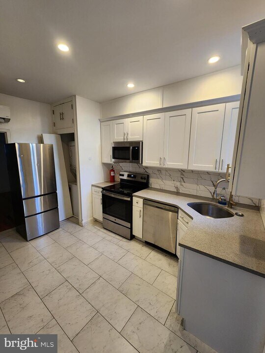 34 E Silver St-Unit -1 in Philadelphia, PA - Foto de edificio