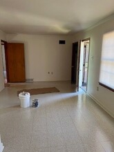 2097 Sharon Ln in Memphis, TN - Foto de edificio - Building Photo