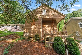 930 Hall St NW in Atlanta, GA - Building Photo - Building Photo