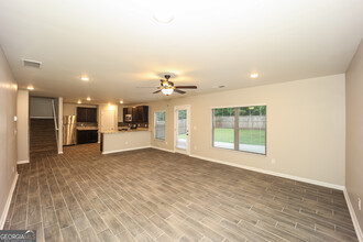 1019 Shadow Glen Dr in Fairburn, GA - Building Photo - Building Photo