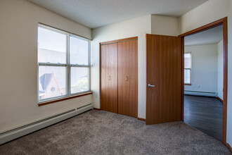 Lyon's Court Senior Apartments in St. Paul, MN - Building Photo - Interior Photo