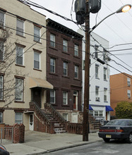 110 Park Ave in Hoboken, NJ - Foto de edificio - Building Photo