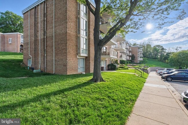 2630 Wagon Dr in Alexandria, VA - Building Photo - Building Photo