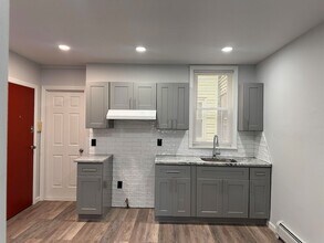 116 W 7th St, Unit A4-508 in Bayonne, NJ - Building Photo - Building Photo