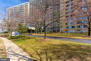 301 N Beauregard St, Unit Apt 1115 in Alexandria, VA - Building Photo