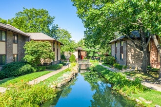 Villa Medici Apartments in Overland Park, KS - Building Photo - Building Photo